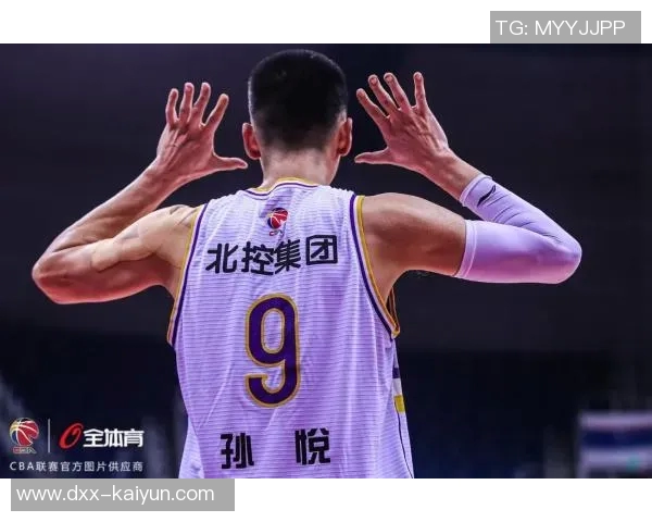 CBA球星们的甜蜜时刻：情人节秀恩爱，蔡亮领证，孙悦迎二胎的背后故事