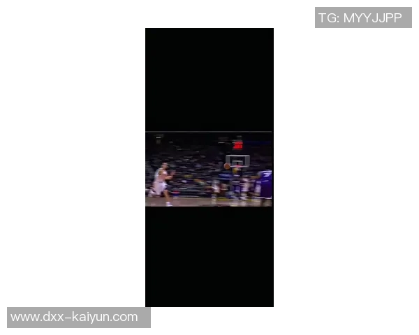 手感火热！克莱上半场火力全开，11分钟狂砍14分震撼全场