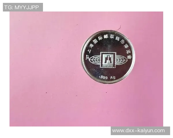 陪伴是最长情的告白,马竞给会龄达25年的会员颁发银质纪念章 陪伴是最长情的告白,马竞给会龄达25年的会员颁发银质纪念章